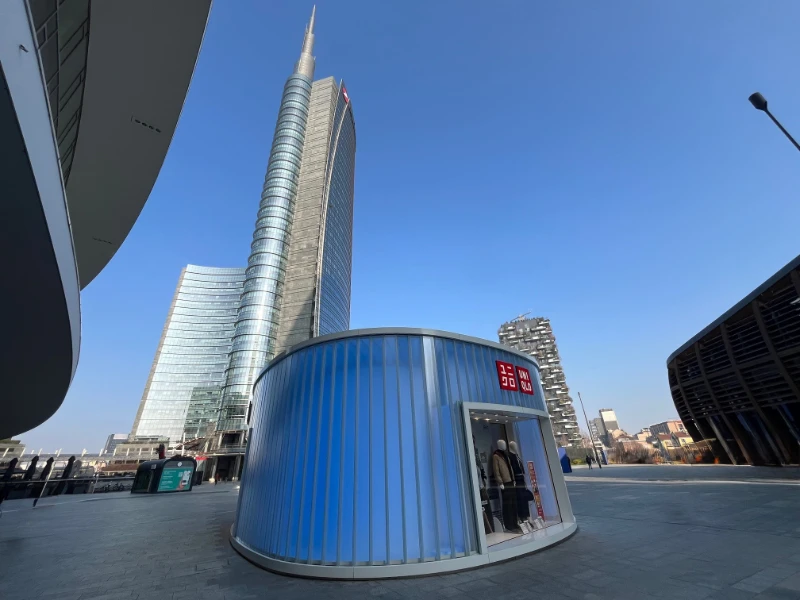 bussola-d-ingresso-store-uniqlo-6